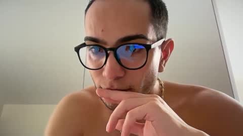 Snapshot of domelecria chatting on 06-10-26, 08:30 Ruslan online show from 06-10-26, 08:30