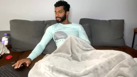 Snapshot of domidick7 chatting on 11-28-25, 08:00 Domi online show from 11-28-25, 08:00