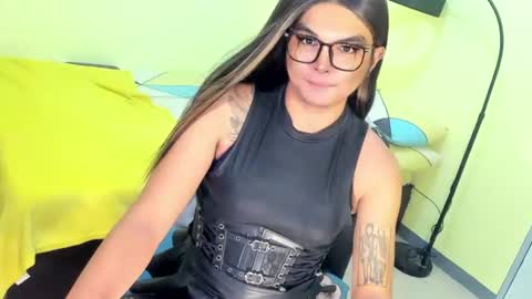 Snapshot of domina_angela chatting on 07-05-26, 04:52 ANGELA online show from 07-05-26, 04:52