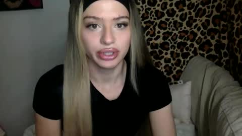 Marissa Rae online show from 11-18-25, 03:23