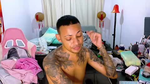 Snapshot of dominant_gay_xxx chatting on 05-09-26, 08:08 jjhoy online show from 05-09-26, 08:08