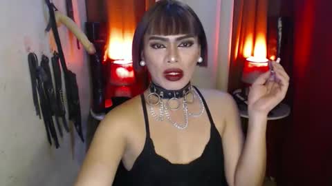 Snapshot of dominantrix_diannaxxx chatting on 12-20-25, 04:14 diana online show from 12-20-25, 04:14