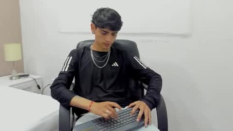 Dominic foox online show from 02-05-26, 01:05