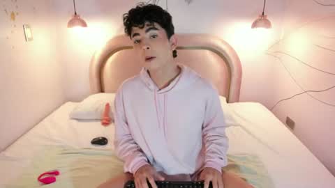 Snapshot of dominicjay_ chatting on 07-13-26, 07:49 DOMINIC online show from 07-13-26, 07:49