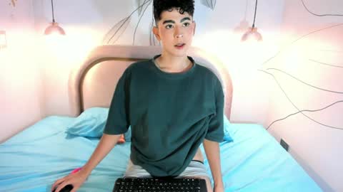 Snapshot of dominicjay_ chatting on 07-22-26, 08:33 DOMINIC online show from 07-22-26, 08:33