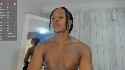 Snapshot of dominicsccott chatting on 06-05-26, 12:33 Dominicscott online show from 06-05-26, 12:33
