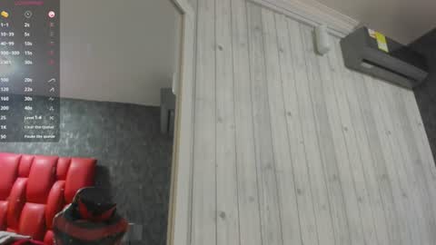 Snapshot of dominicsccott chatting on 06-28-26, 12:22 Dominicscott online show from 06-28-26, 12:22