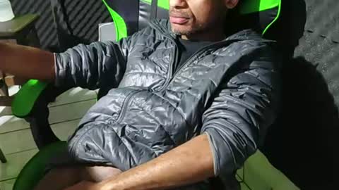Snapshot of dondiego5511 chatting on 06-18-26, 12:11 dondiego5511 online show from 06-18-26, 12:11