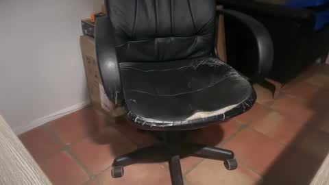 Snapshot of donk566 chatting on 11-10-25, 12:26 donk566 online show from 11-10-25, 12:26