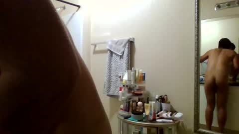 Snapshot of donlopez18 chatting on 10-29-25, 04:09 donlopez18 online show from 10-29-25, 04:09