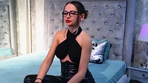 Snapshot of donna_klein chatting on 12-14-24, 06:52 Donna online show from 12-14-24, 06:52