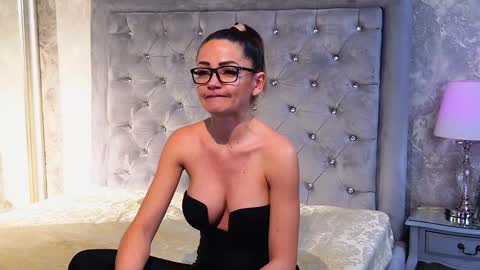 Snapshot of donna_klein chatting on 12-30-24, 01:04 Donna online show from 12-30-24, 01:04