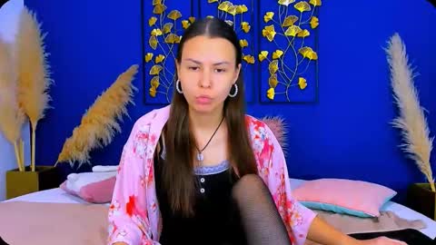 Donna Won online show from 10-11-25, 09:02