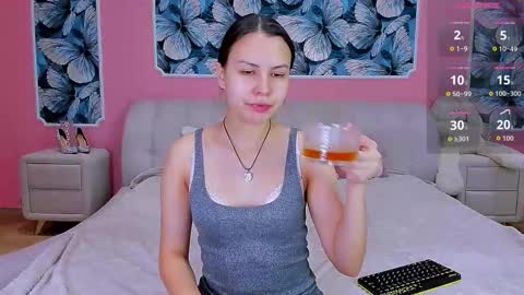 Donna Won online show from 10-19-25, 03:34