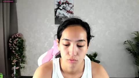 Aura online show from 09-21-25, 03:41