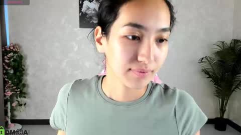 Aura online show from 09-30-25, 03:55