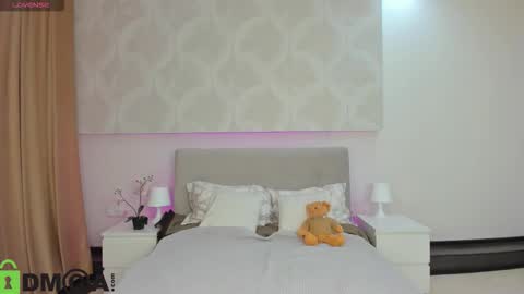 Snapshot of donnaaa_evans chatting on 02-18-26, 11:55 Donna On GMT2 Mon-Fri 3-9 AM online show from 02-18-26, 11:55