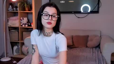 Snapshot of donnahicks chatting on 10-29-25, 02:41 Donna online show from 10-29-25, 02:41