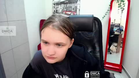 Snapshot of donnasia chatting on 06-09-26, 08:15 Sia online show from 06-09-26, 08:15