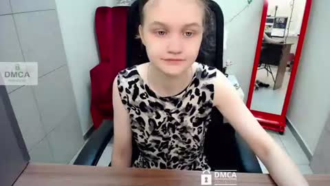 Snapshot of donnasia chatting on 06-11-26, 06:00 Sia online show from 06-11-26, 06:00