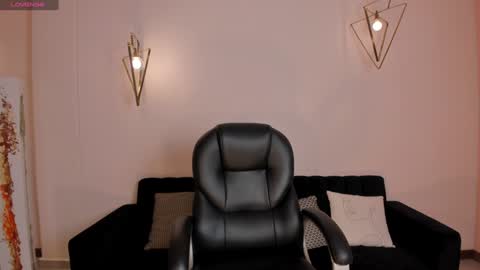  Donna Stonne  online show from 01-04-25, 07:44