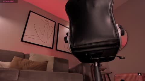  Donna Stonne  online show from 02-07-25, 10:09