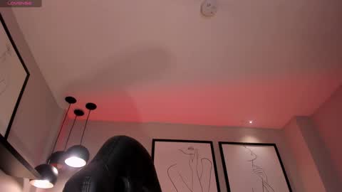  Donna Stonne  online show from 02-08-25, 10:40