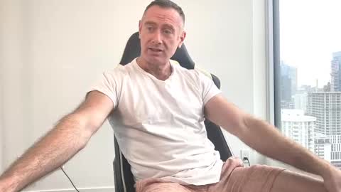 Snapshot of donnybasilisk chatting on 10-13-25, 03:01 Donny online show from 10-13-25, 03:01