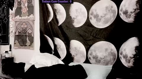 Snapshot of doomednympho chatting on 01-07-25, 12:31 DOOM online show from 01-07-25, 12:31