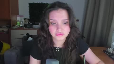 Snapshot of doracharmer chatting on 07-11-26, 06:43 Dora Charmer online show from 07-11-26, 06:43
