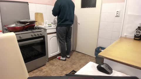 Snapshot of doriancretu95 chatting on 12-05-24, 05:37 menu below online show from 12-05-24, 05:37