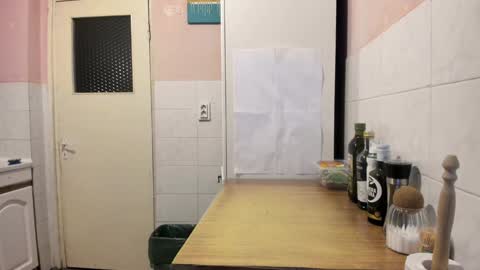 Snapshot of doriancretu95 chatting on 12-24-24, 09:33 menu below online show from 12-24-24, 09:33