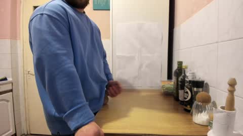 Snapshot of doriancretu95 chatting on 12-27-24, 08:39 menu below online show from 12-27-24, 08:39