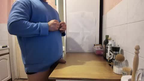 Snapshot of doriancretu95 chatting on 12-29-24, 05:33 menu below online show from 12-29-24, 05:33