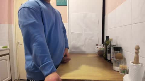 Snapshot of doriancretu95 chatting on 01-28-25, 06:39 menu below online show from 01-28-25, 06:39