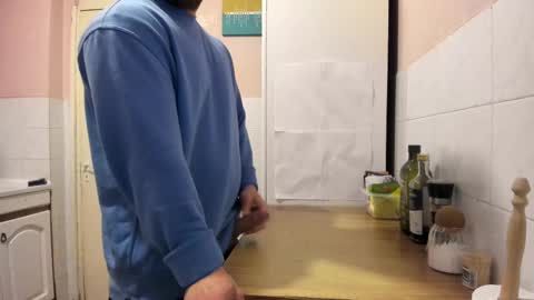 Snapshot of doriancretu95 chatting on 03-02-25, 06:48 menu below online show from 03-02-25, 06:48