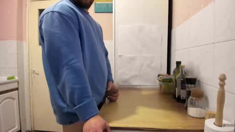 Snapshot of doriancretu95 chatting on 03-05-25, 06:45 menu below online show from 03-05-25, 06:45