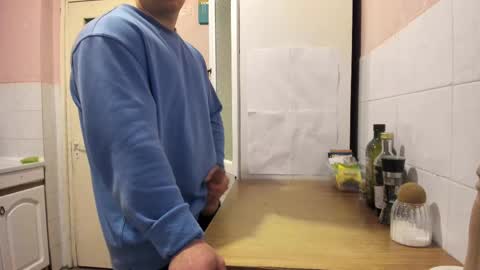 Snapshot of doriancretu95 chatting on 03-09-25, 03:38 menu below online show from 03-09-25, 03:38