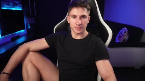 Snapshot of dorianreyes chatting on 12-18-24, 10:46 Dorian Reyes online show from 12-18-24, 10:46