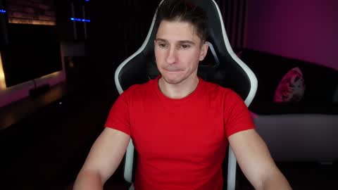 Snapshot of dorianreyes chatting on 12-25-24, 11:20 Dorian Reyes online show from 12-25-24, 11:20