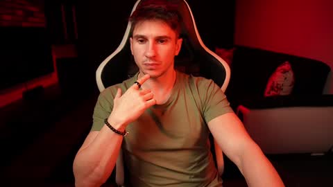 Snapshot of dorianreyes chatting on 01-11-25, 04:27 Dorian Reyes online show from 01-11-25, 04:27
