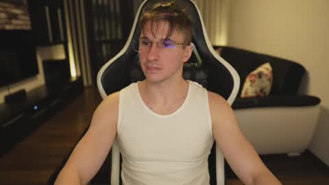 Snapshot of dorianreyes chatting on 01-08-26, 01:08 Dorian Reyes online show from 01-08-26, 01:08