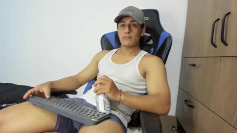 Snapshot of dorman_boy chatting on 11-22-25, 03:22 dorman_boy online show from 11-22-25, 03:22