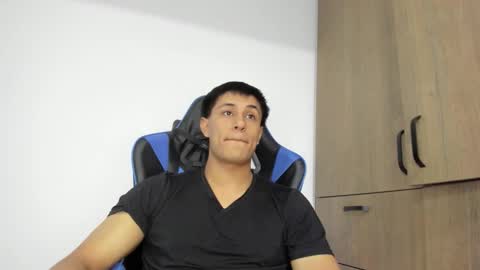 Snapshot of dorman_boy chatting on 12-02-25, 09:10 dorman_boy online show from 12-02-25, 09:10