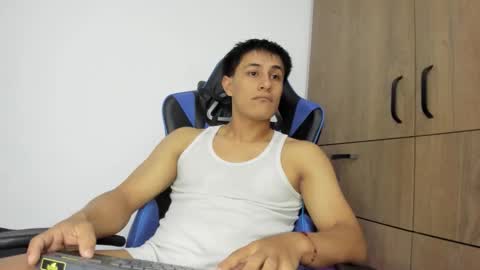 Snapshot of dorman_boy chatting on 12-05-25, 02:20 dorman_boy online show from 12-05-25, 02:20