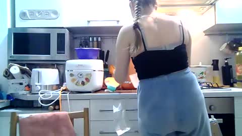 Snapshot of dorrie_ann chatting on 01-20-25, 06:21 Dorrie Ann online show from 01-20-25, 06:21