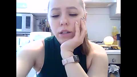 Snapshot of dorrie_ann chatting on 01-29-25, 06:54 Dorrie Ann online show from 01-29-25, 06:54