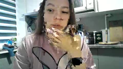 Snapshot of dorrie_ann chatting on 10-20-25, 06:14 Dorrie Ann online show from 10-20-25, 06:14