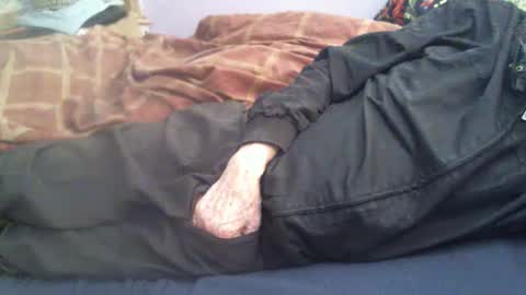 Hello  welcome to Slutsville  I am the Naked Chef  really  but you may call me Peter online show from 04-11-26, 10:41