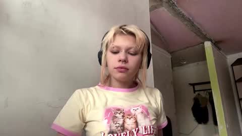 Snapshot of dorthacavan chatting on 02-07-26, 09:13 Milana online show from 02-07-26, 09:13